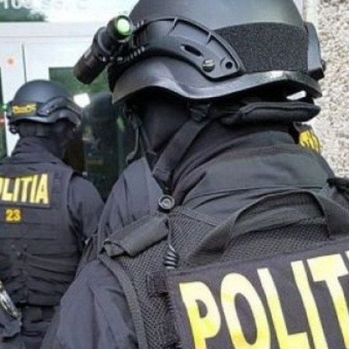 Trei hoți din Comănești reținuți în urma perchezițiilor realizate de poliție
