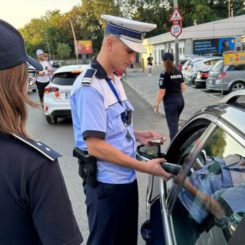 Minivacanța de 15 august aduce provocări pentru polițiștii și pompierii din Bacău