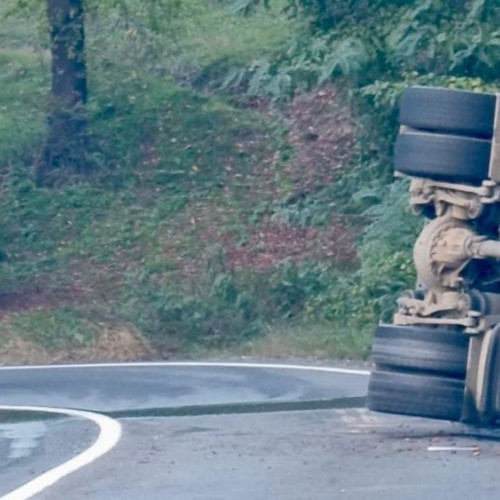 Accident pe DN11: traficul deviat de Poliția Bacău