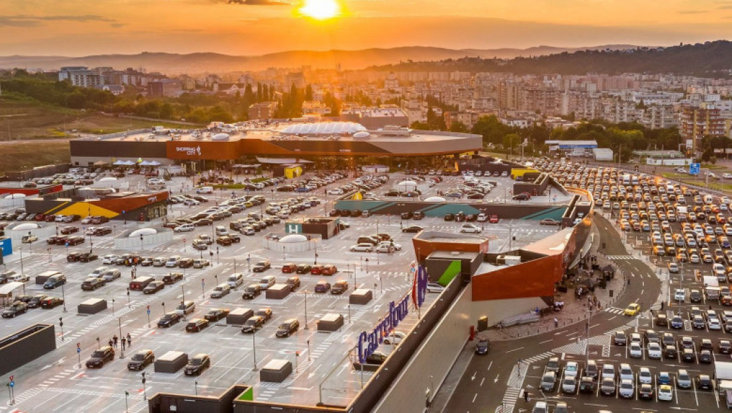 Inchis temporar cel mai mare mall din Targu Mures de gandaci
