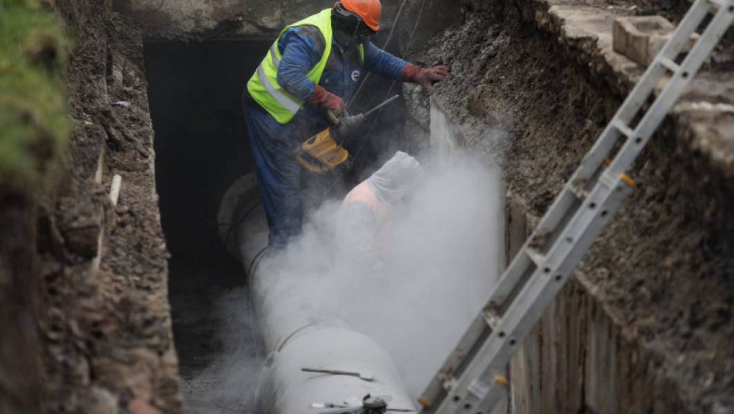 Probleme în București: Termoenergetica oprește apa caldă și căldura în sute de blocuri
