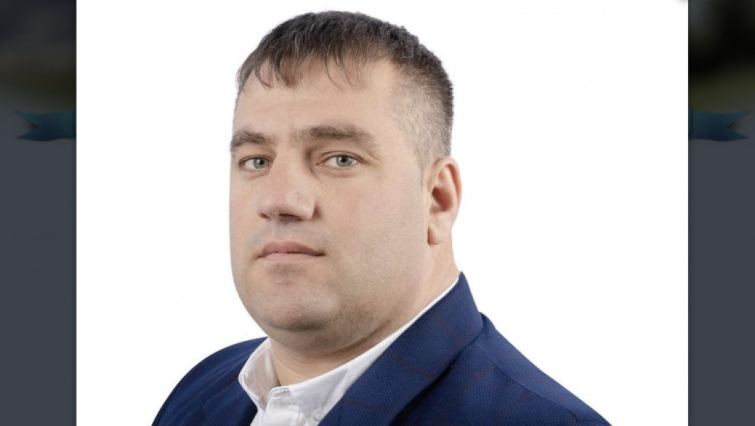 Primar din Buzău, reținut pentru furtul de leagăne și uși de la o grădiniță