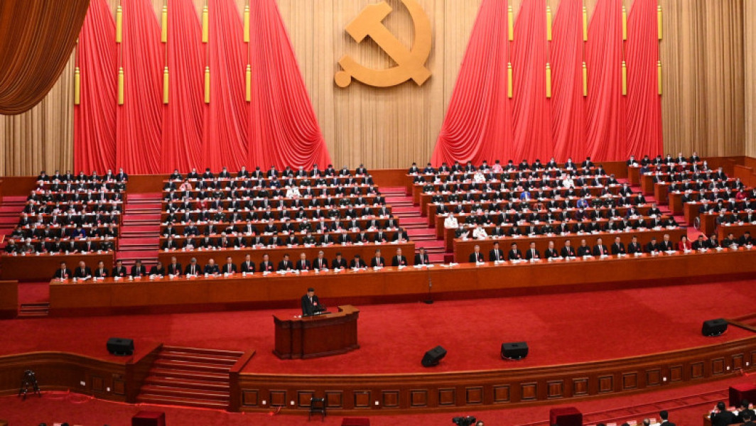 China răspunde tardiv la moartea papei Francisc
