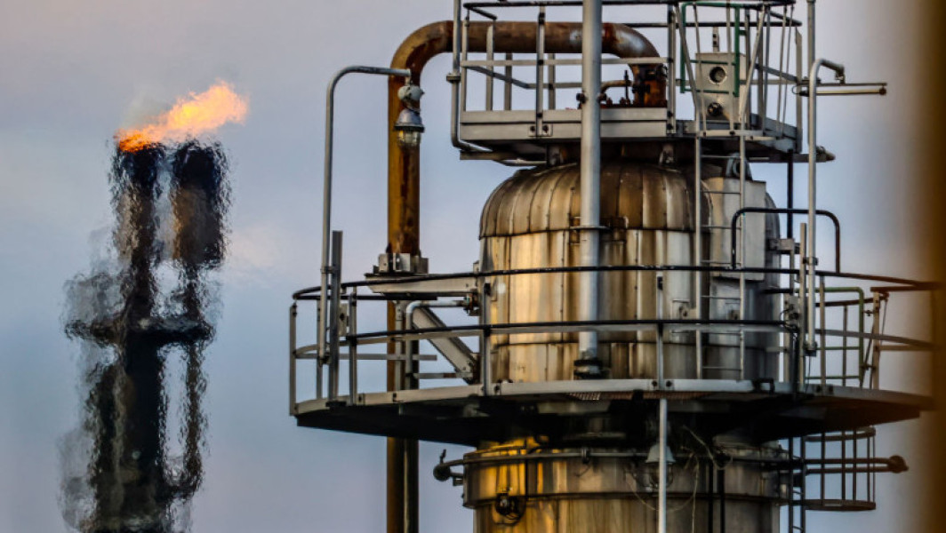 Rusia își revizuiește previziunile veniturilor din exporturile de petrol și gaze