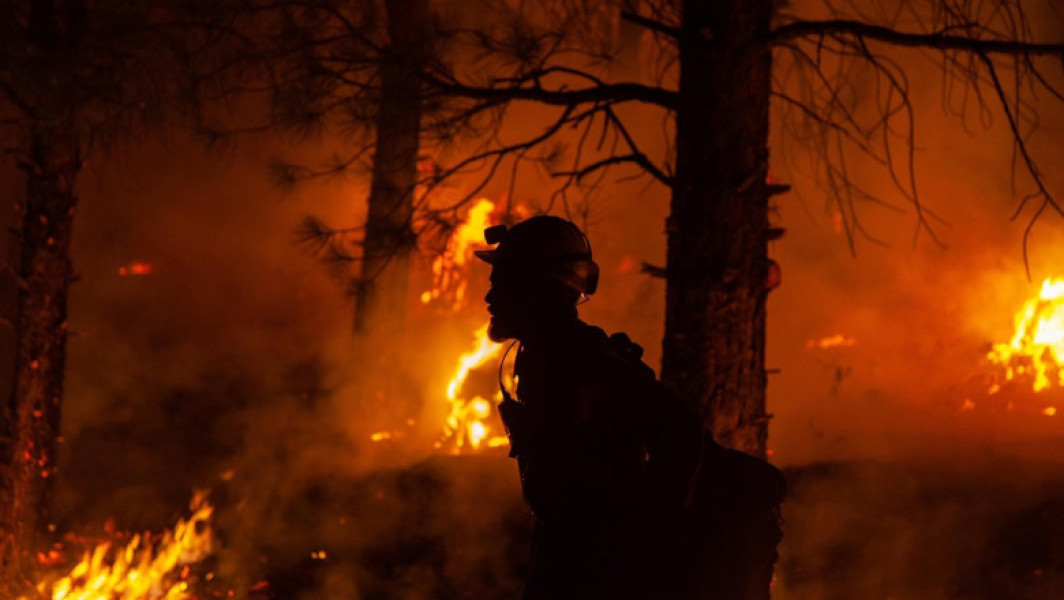 Incendiu devastator în New Jersey: Peste 3.000 de persoane evacuate