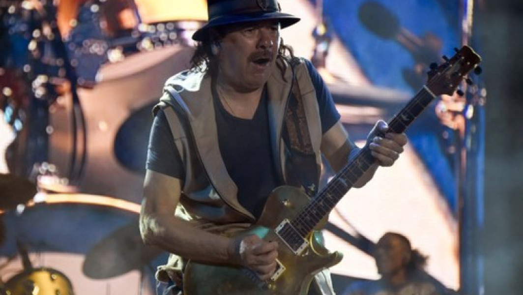 Carlos Santana amână concerte din cauza COVID-19