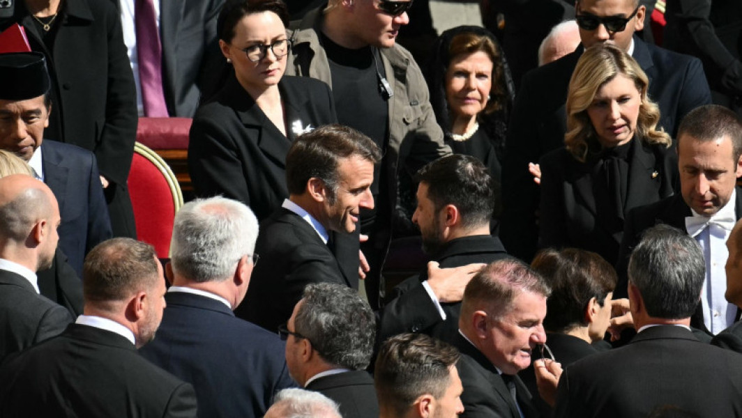 Discuții pentru pace între Zelenski și Macron la Roma