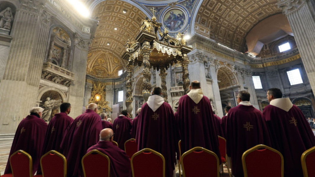 Vacanța Scaunului Pontifical: Proceduri și Tradiții