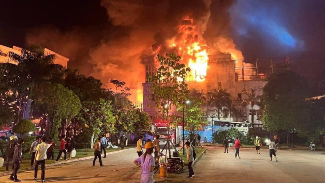 Incendiu devastator într-un hotel din Calcutta: 14 morți și răniți grav