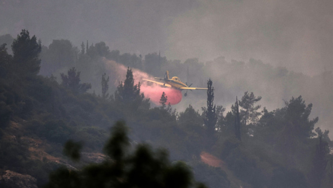 Incendii devastatoare în Israel: Autostrada Ierusalim - Tel Aviv, închisă