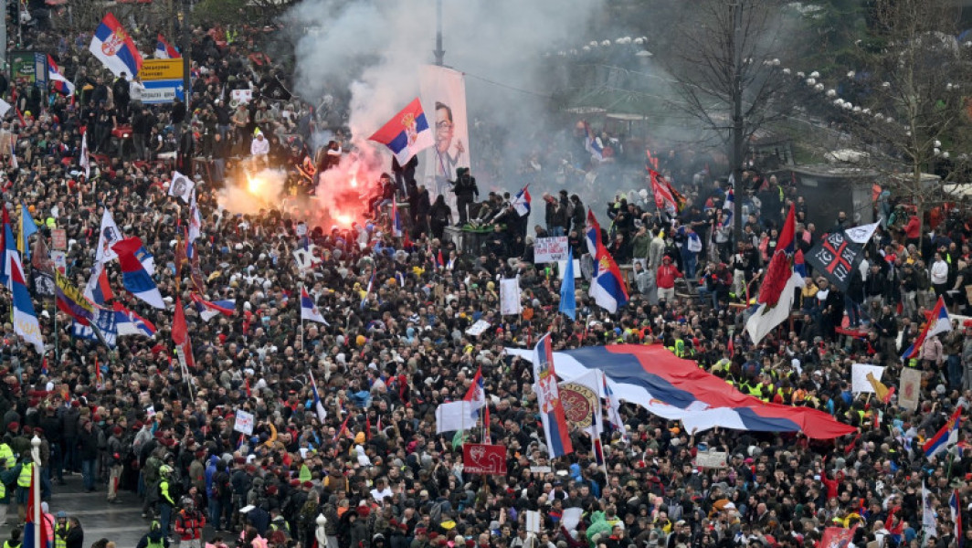 CEDO ordonă Serbiei să nu folosească arme sonore împotriva manifestanților