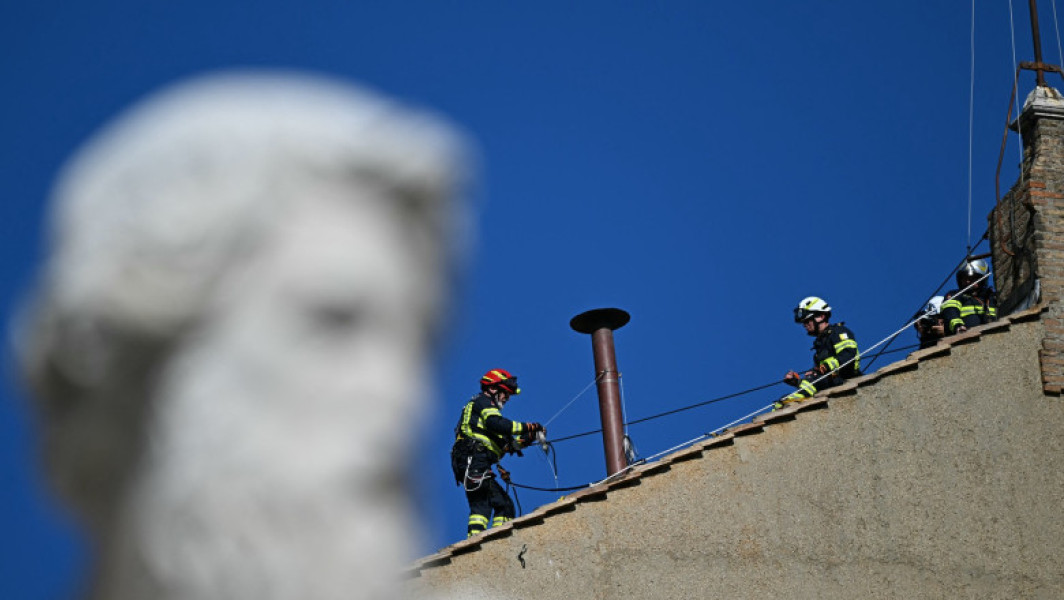 Vaticanul pregătește conclavul pentru alegerea noului papă