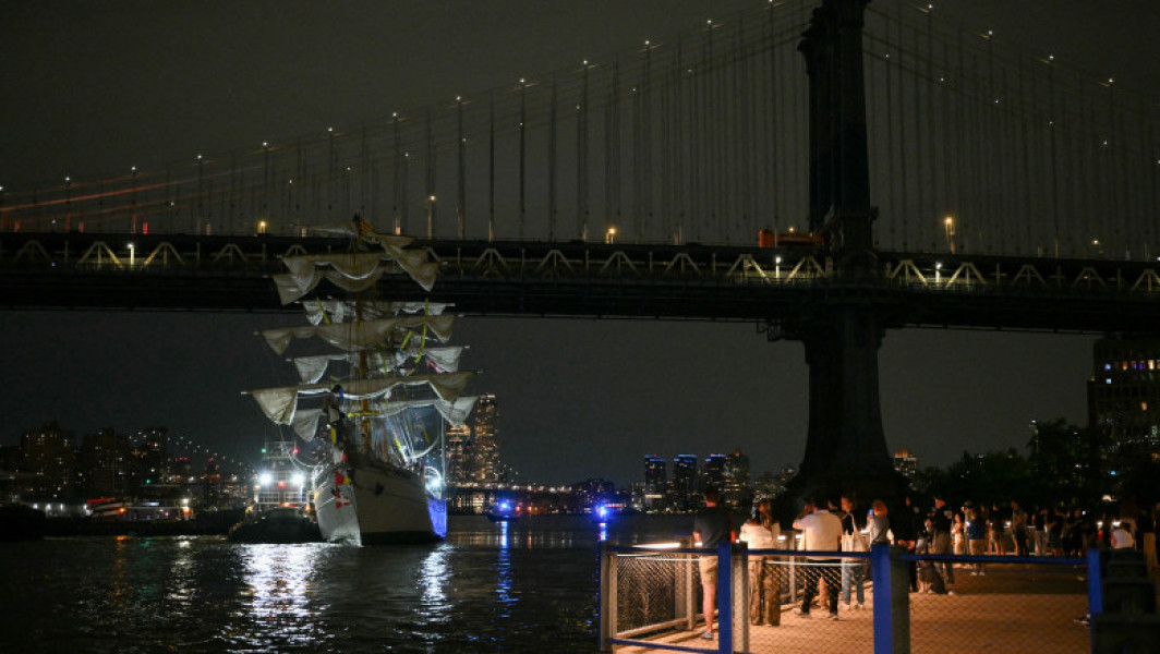 Velierul Cuauhtemoc al Marinei mexicane lovește podul Brooklyn: două persoane decedate