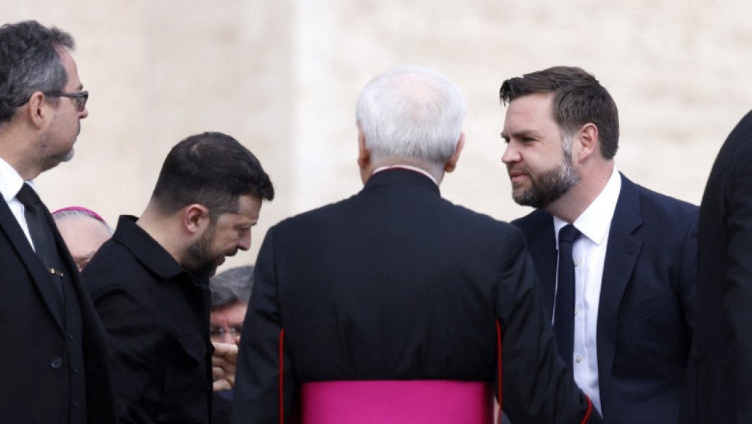JD Vance se întâlnește cu Volodimir Zelenski în Roma