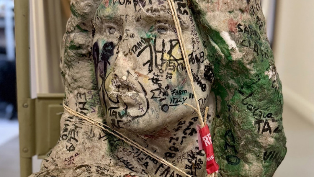 Bustul lui Jim Morrison, furat, a fost găsit în Paris