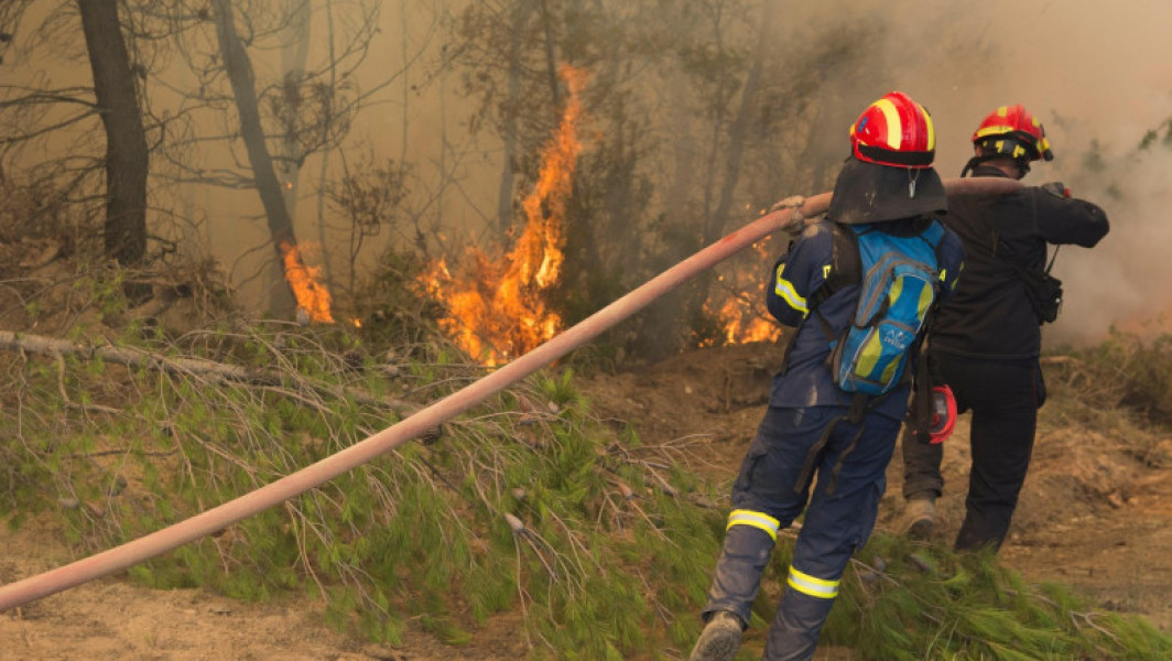 Incendii devastatoare amenință Grecia, autoritățile se pregătesc