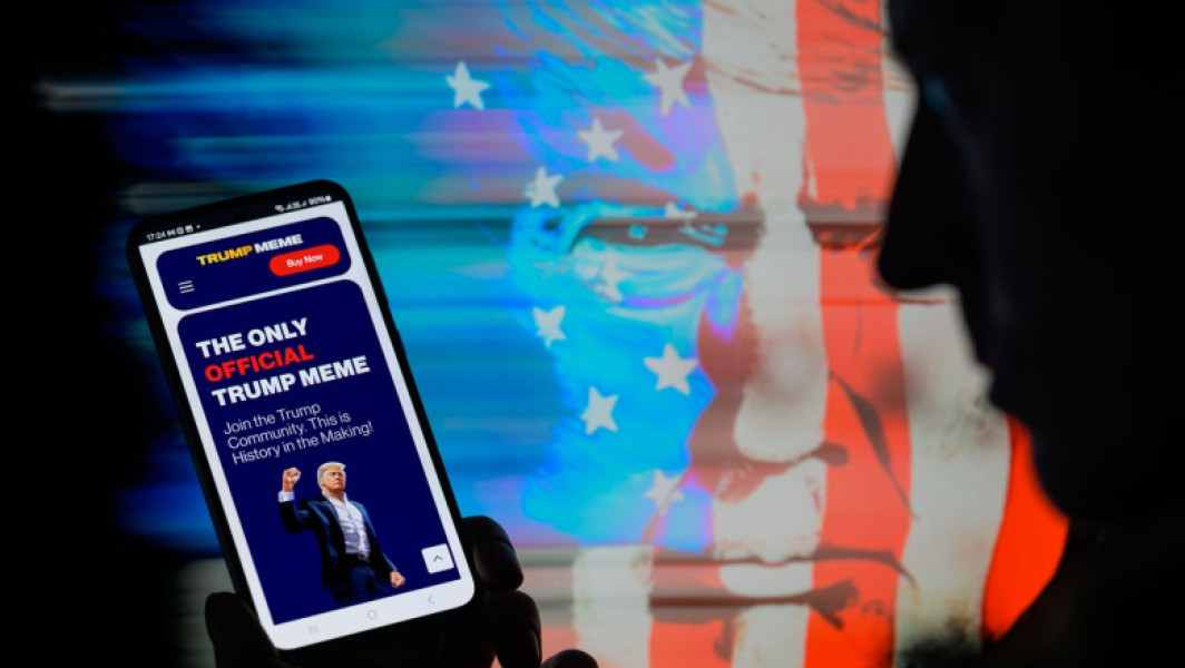 Donald Trump primește cei mai mari deținători ai criptomonedei $TRUMP la o cină controversată