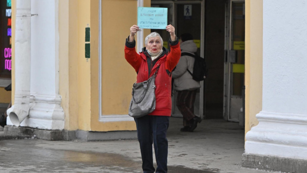 O supraviețuitoare a asediului de la Leningrad, amendată pentru cererea de pace