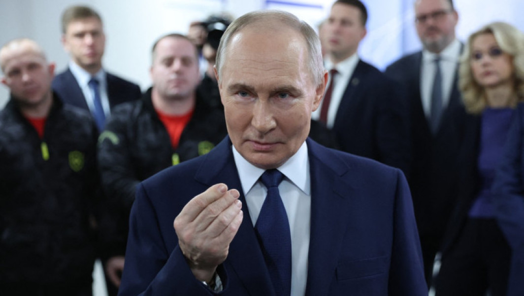Rusia își întărește industria militară, spune Vladimir Putin