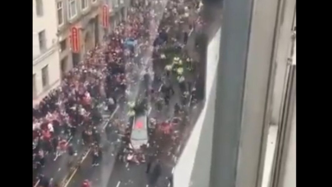 Incident grav în Liverpool, după celebrarea câștigării campionatului