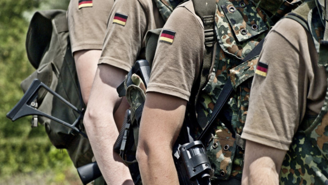 NATO cere Germaniei să suplimenteze forțele cu încă 40.000 de militari