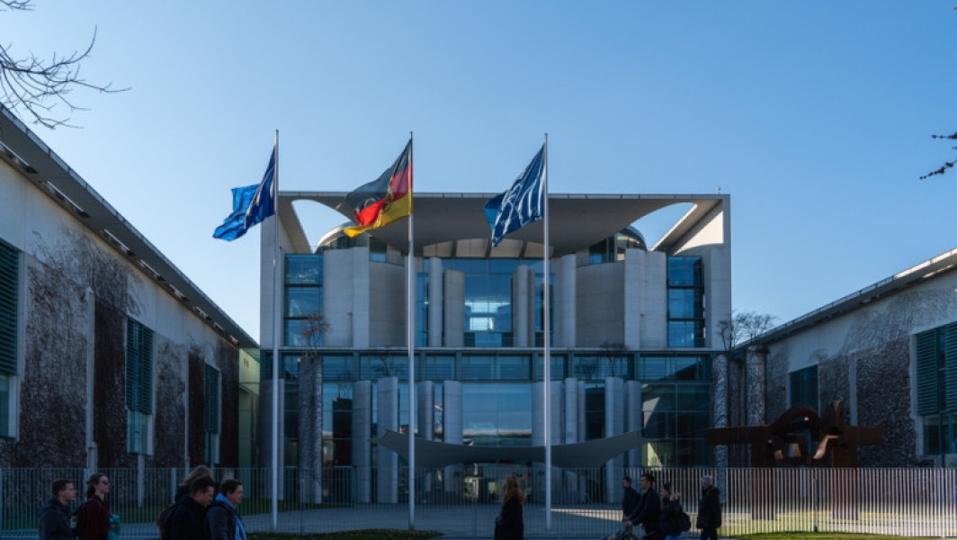 Guvernul Germaniei limitează reunificarea familială a migranților