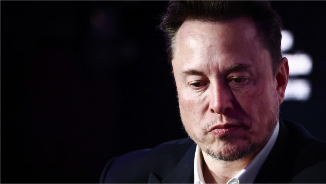 Elon Musk și-a încheiat oficial mandatul în administrația Trump, potrivit unui articol publicat de Digi24.ro, citând surse din media internațională. Miliardarul, cunoscut pentru interesul său în astrofizică, pare însă să nu înțeleagă pe deplin complexitatea legilor gravitatiei politice, notează Freddy Gray pentru The Spectator.
