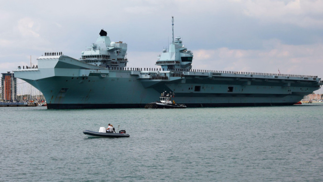 Marea Britanie își va extinde flota de submarine cu propulsie nucleară, conform unei revizuiri strategice a apărării care va fi publicată luni și are scopul de a pregăti țara pentru războaie moderne și pentru a contracara amenințarea Rusiei, relatează Reuters. Potrivit digi24.ro, premierul Keir Starmer, ca și alți lideri europeni, se grăbește să reconstruiască capacitățile militare ale Regatului Unit după ce președintele american Donald Trump a spus Europei că trebuie să-și asume mai multă responsabilitate pentru propria securitate.