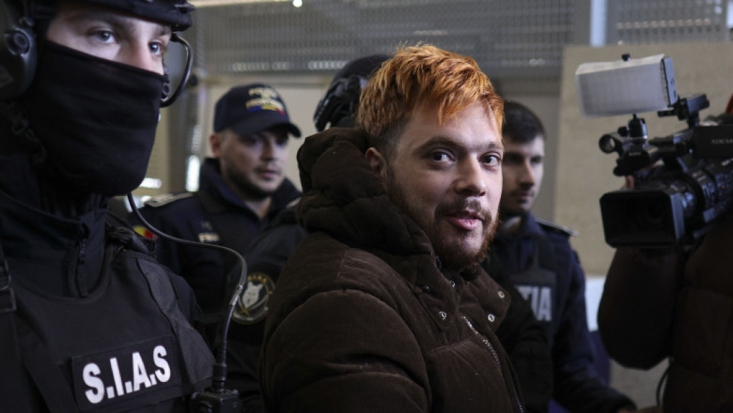 Un infractor francez, capturat în România și extrădat în Franța după o evadare violentă, nu va fi dus în sala de judecată, afirmă ministrul de interne francez. Potrivit acestuia, deținutul este extrem de periculos și este preferabil ca un judecător să se deplaseze la penitenciar pentru a-l audia, scrie digi24.ro.