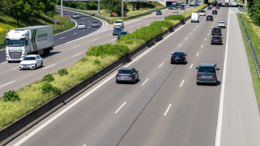 Restricții chinoze asupra exporturilor de metale rare afectează industria auto mondială