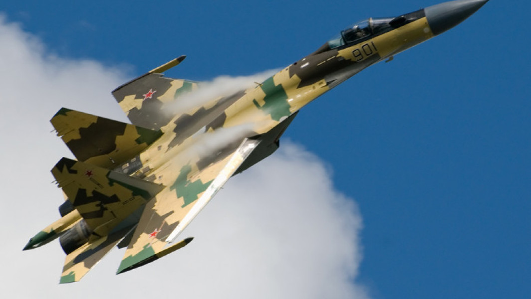 Fortele aeriene ucrainene au doborat un avion de luptă rus Su-35, anunță armata ucraineană, potrivit digi24.ro. În comunicatul transmis pe aplicația de mesagerie Telegram, autoritățile de la Kiev notează că, în dimineața zilei de 7 iunie 2025, în urma unei operațiuni de succes în zona Kursk, un avion de vânătoare rus a fost doborât. Armata ucraineană nu a oferit alte detalii despre eveniment, iar Rusia nu a comentat incidentul până în prezent. Reuters a menționat că nu s-a putut verifica independent această relatare.