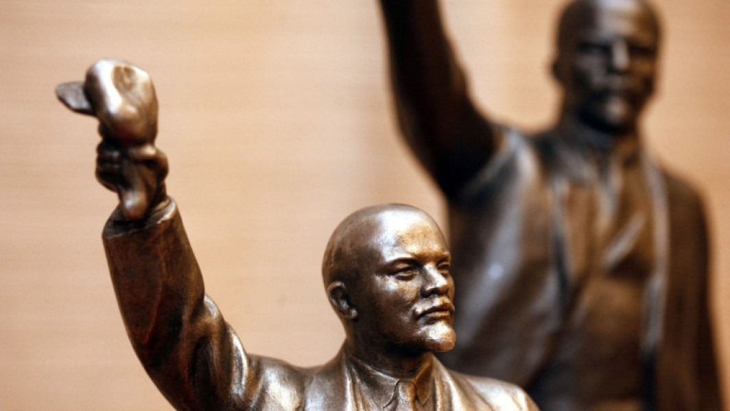 Cel mai înalt monument dedicat lui Vladimir Lenin din Asia Centrală a fost demontat de autoritățile din Kargazstan
