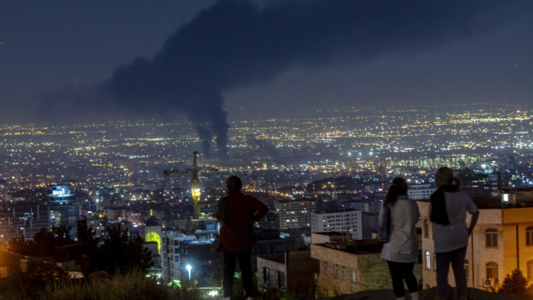 conflictul iran-israel escaladează în cea de-a cincea zi, în timp ce tensiunile din regiune se intensifică, potrivit unor surse autorizate. Sirenele au răsunat în multe zone din nordul Israelului după detectarea unui nou atac cu rachete provenind din Iran. Fortele de apărare israeliene au anunțat că au interceptat mai multe proiectile și că, în urma loviturilor, nu au fost raportate victime.