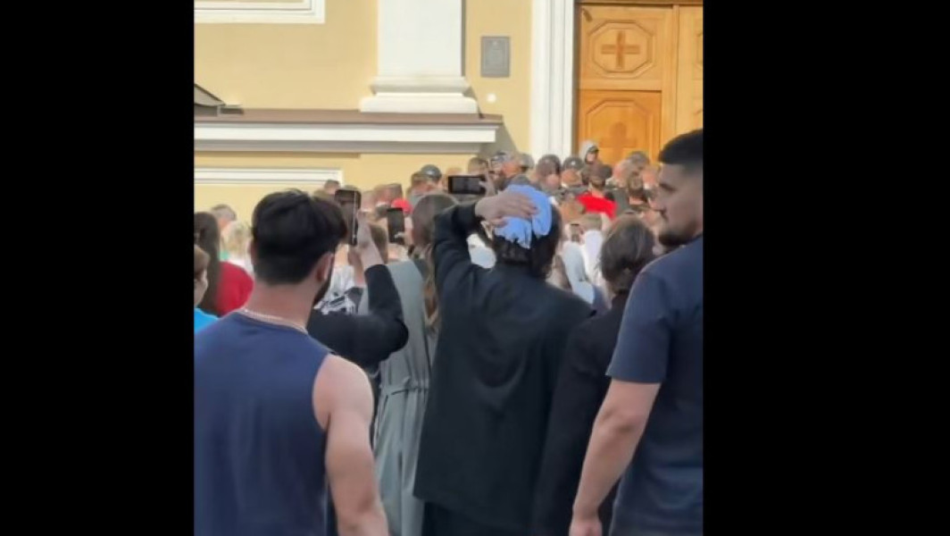 conflict la cernauti: mai multe persoane rănite în urma violențelor între biserici ortodoxe