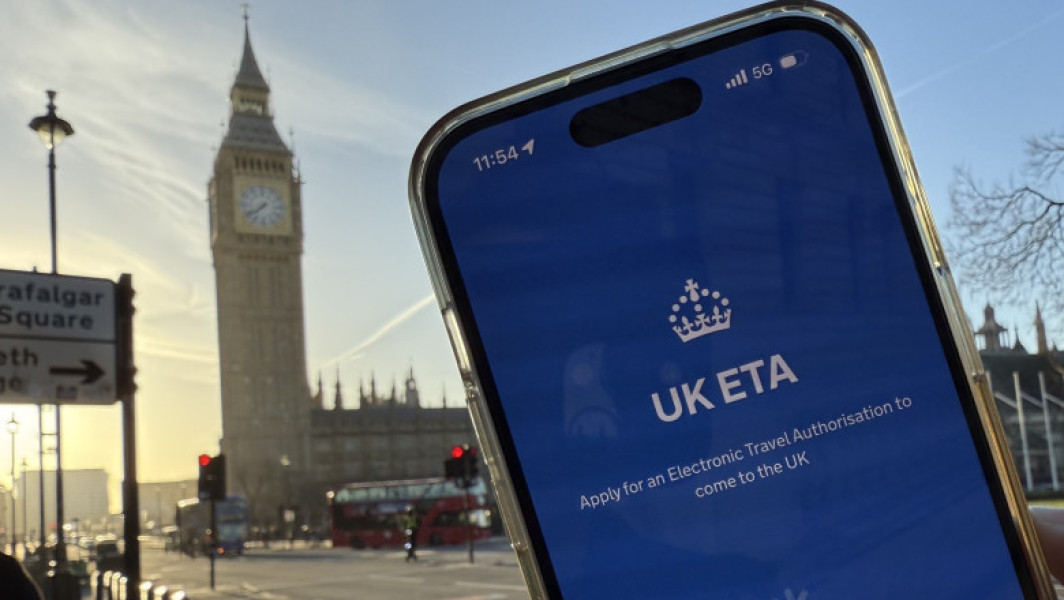 Britania introduce controale stricte pentru pasageri aerieni europeni