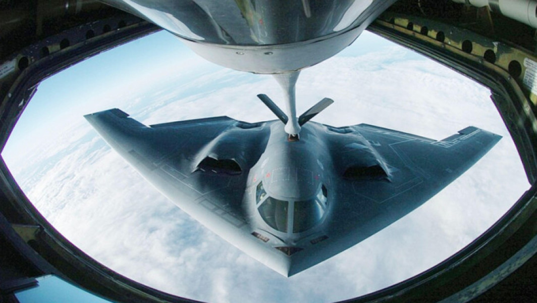 Bombardiere americane stealth, deasupra Kansasului, în pregătire pentru misiuni strategice