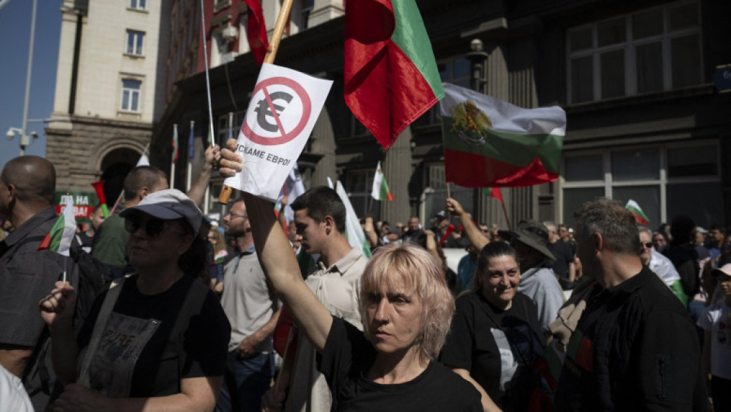 bulgaria se apropie de aderarea la zona euro în ciuda provocărilor politice și sociale