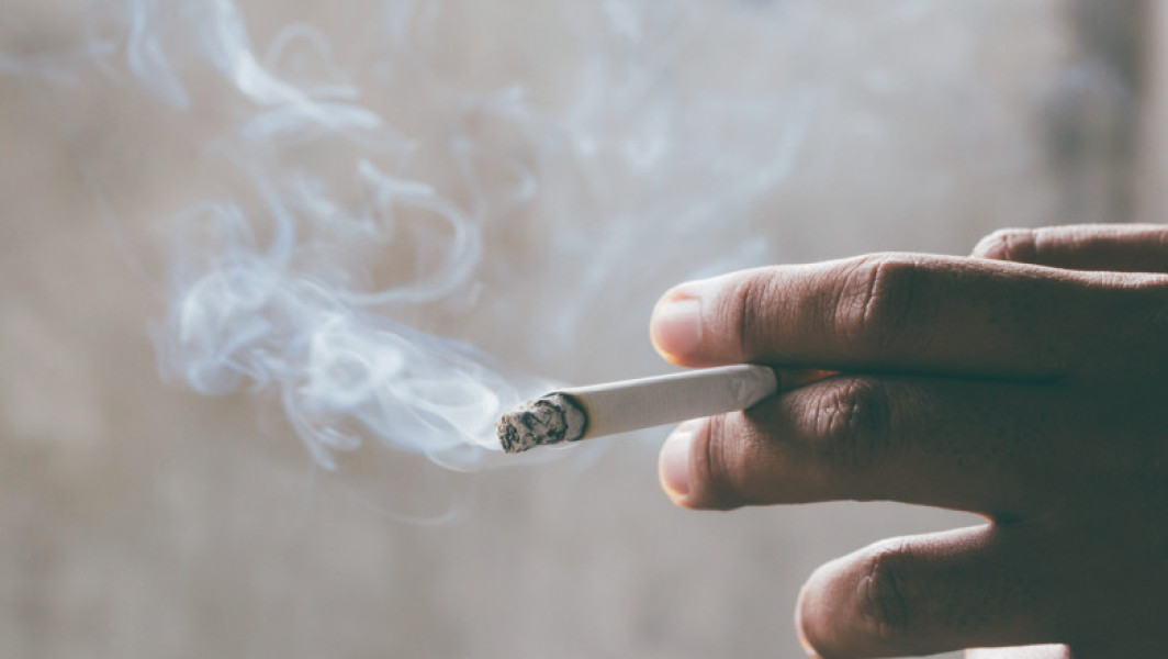 Franta extinde interdicția de a fuma în spațiile publice și în apropierea școlilor