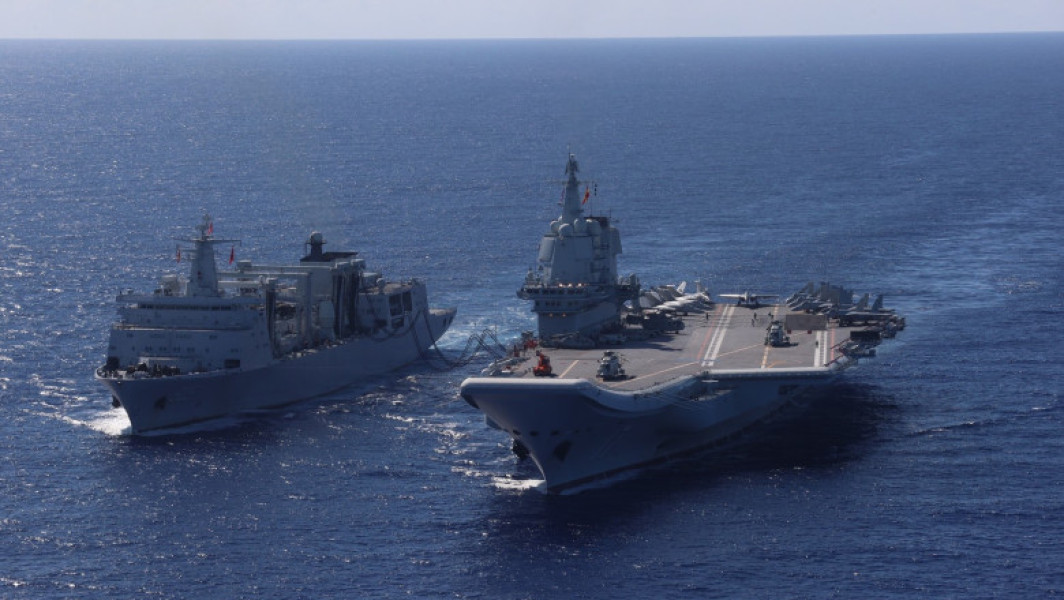 doua portavioane chineze efectuează exerciții militare în Pacificul de Vest