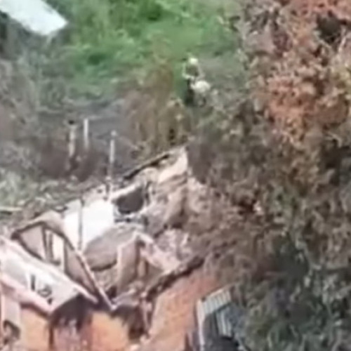 Video Momentul în care polițiștii de frontieră ucraineni lovesc un centru de drone și buncăre rusești în regiunea Kursk