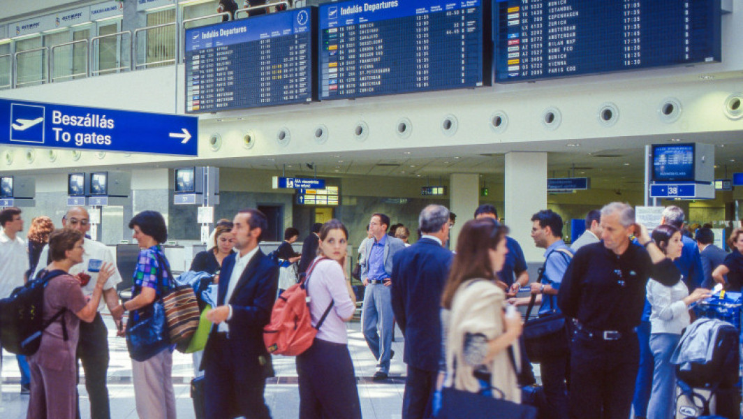 Aeroportul din Budapesta avertizează asupra întârzierilor și anulărilor din cauza furtunilor