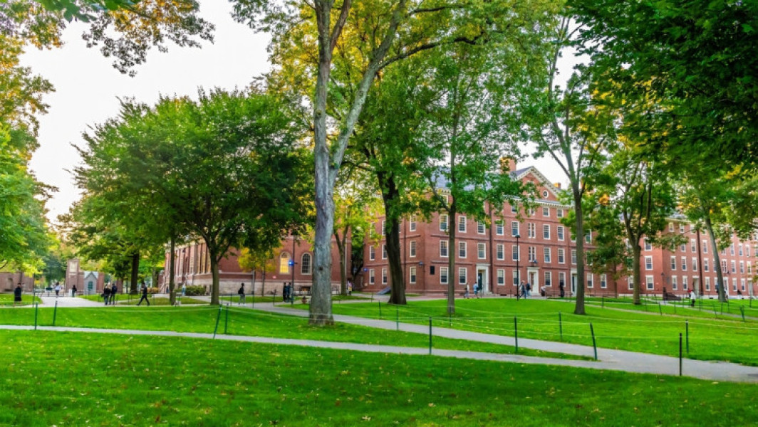 Administrația Trump a revenit cu o cerere pentru a obține documente interne de la Universitatea Harvard, relatează digi24.ro. Potrivit sursei, în încercarea de a forța universitatea să ofere informații, guvernul a emis o ordonanță pentru a obține documente legate de studenții străini suspectați că ar fi participat la manifestații pro-palestiniene.