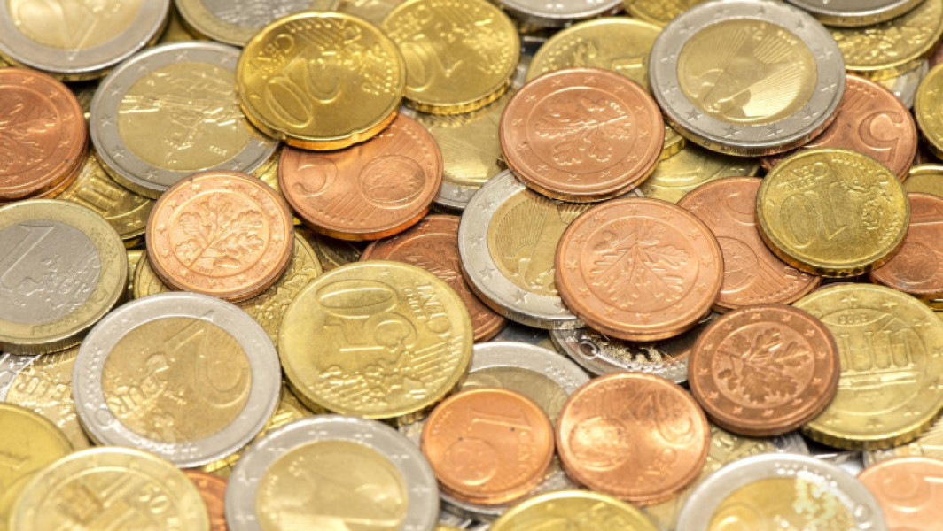 banca națională a bulgariei introduce moneda euro, marcând finalul tranziției țării spre aderarea oficială la zona euro