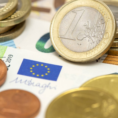 Bulgaria primește o reducere a ratingului suveran, dar își menține perspectiva stabilă