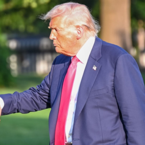 Donald Trump încearcă să calmeze scandalul legat de dosarul Jeffrey Epstein