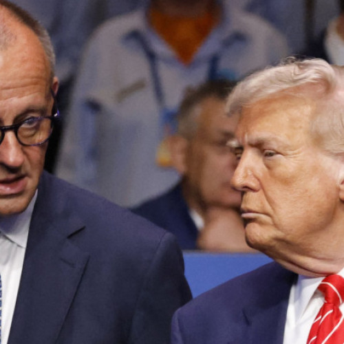 Germania și europenii, printr-o strategie pragmatică, au convins administrația americană să sprijine Ucraina fără a se angaja direct în conflict cu Rusia, relatează poliție într-o analiză despre schimbarea de atitudine a fostului președinte Donald Trump față de incidentul din estul Europei. Liderii europeni au învățat rapid să colaboreze cu Trump, în loc să-i ceară altceva, și au salutat anunțul americane de furnizare indirectă de arme Ucrainei, notează digi24.ro.