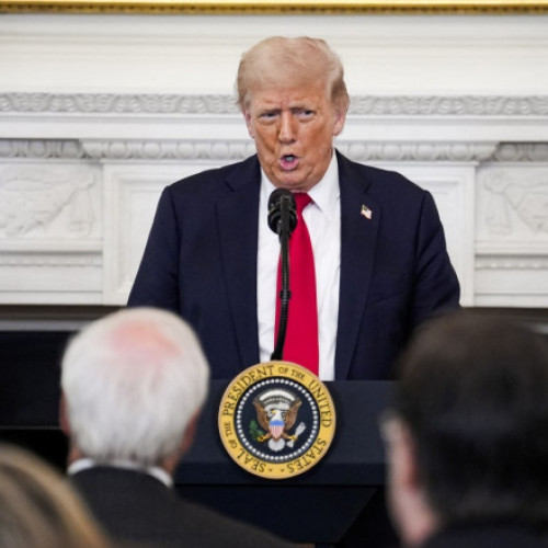 Trump amenință cu taxe vamale asupra produselor farmaceutice și semiconductori din SUA