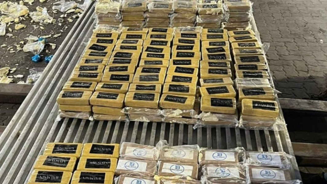 Cea mai mare confiscare de droguri din Rusia din 2025: 820 de kilograme de cocaină descoperite în containere cu banane
