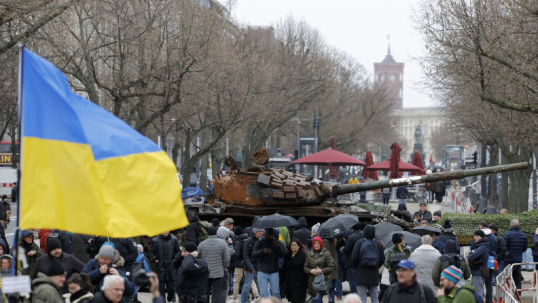Berlinul se pregătește pentru scenarii de conflict și dezastre, inclusiv pentru posibile ciocniri militare în capitala Germaniei, potrivit unei declarații făcute joi. Autoritățile din Berlin, forțele armate și 12 spitale din oraș au desfășurat pregătiri amănunțite pentru situații extreme.