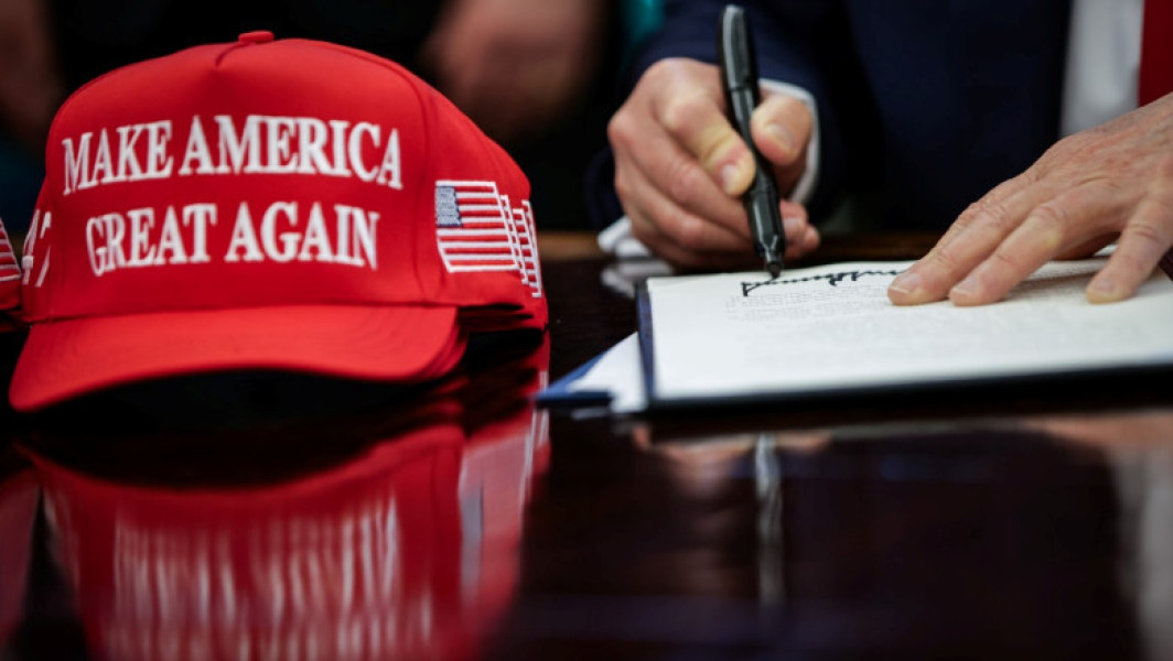 Trump își intensifică poziția în negocierile comerciale cu Uniunea Europeană
